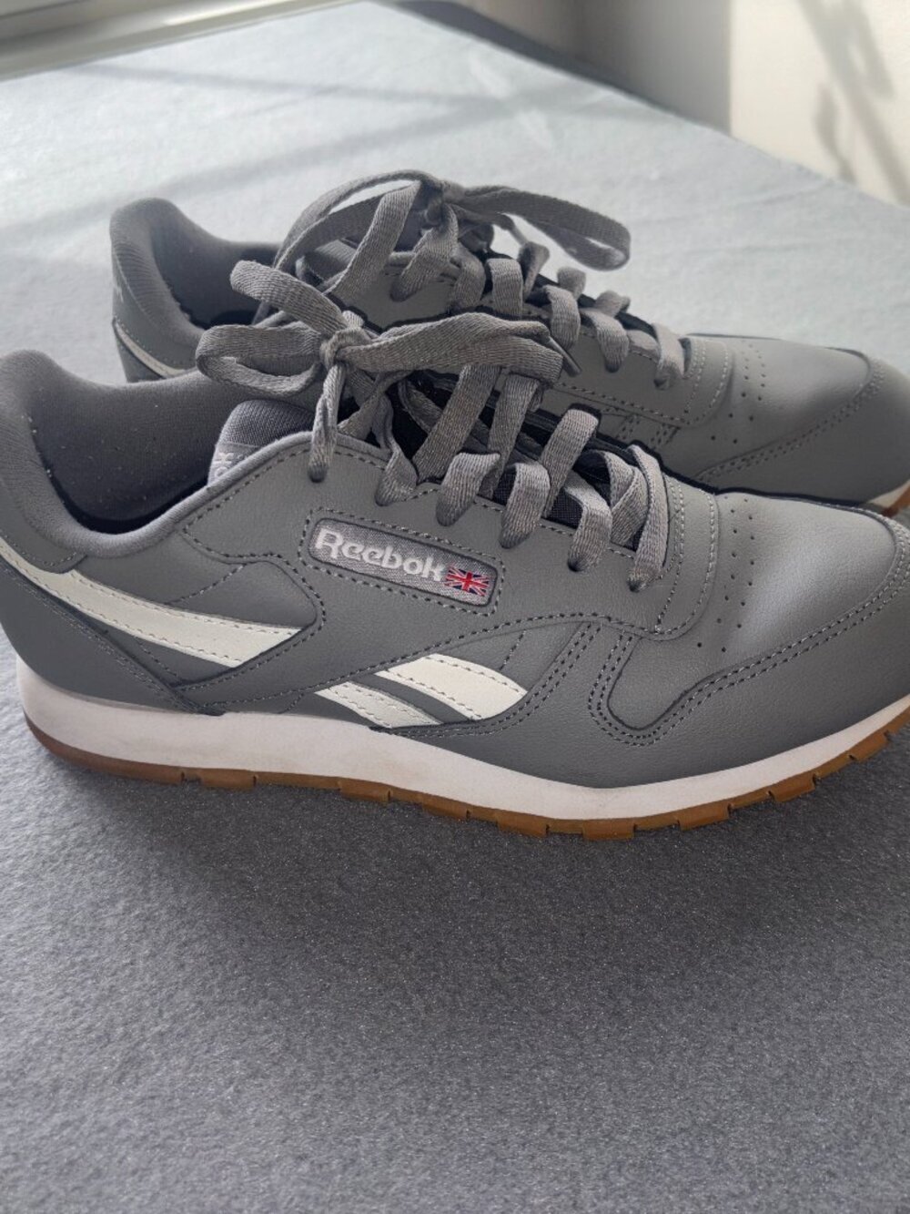 Reebok Classic Leather Junior Lace Up Sneakers Retro Throwback OG Kids Gray sz 4